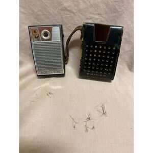 Philco Vintage Six Transistor Radio Model NT-602BKG